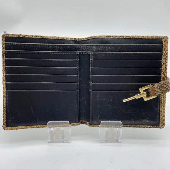 Auth GUCCI 035.0959.2131 Python
Jackie Bifold Brown Wallet - Picture 11 of 16